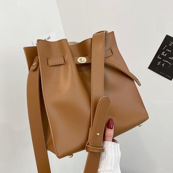 evening bags vintage women shoulder lady beige brown solid color large capacity handbags pu leather totes shopping bolsa feminin
evening bags vintage women shoulder lady beige brown solid color large capacity handbags pu leather totes shopping bolsa feminin