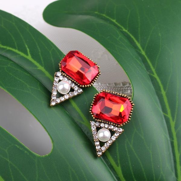 stud lubov 10 colors square crystal stone piercing earrings imitation pearl rhinestone inlaid triangle metal women jewelry, Golden;silver
stud lubov 10 colors square crystal stone piercing earrings imitation pearl rhinestone inlaid triangle metal women jewelry, Golden;silver