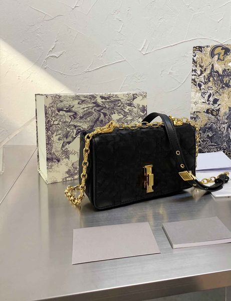 21ss new arrival stylist women shoulder bags shoulder designers casual handbags luxurys appearance high street elments bags 5-color
21ss new arrival stylist women shoulder bags shoulder designers casual handbags luxurys appearance high street elments bags 5-color
