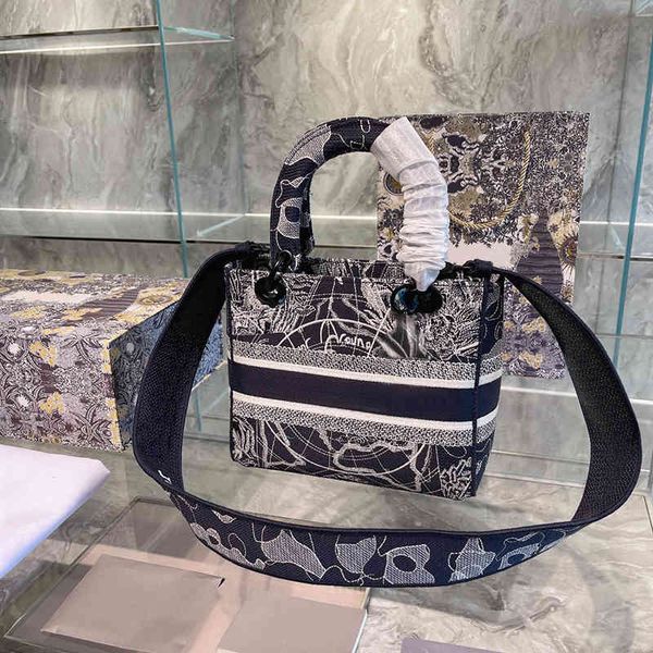 evening bags 7a handmade embroidery tote bag designer handbag luxury brands classic full set of packaging women handbags wit
evening bags 7a handmade embroidery tote bag designer handbag luxury brands classic full set of packaging women handbags wit
