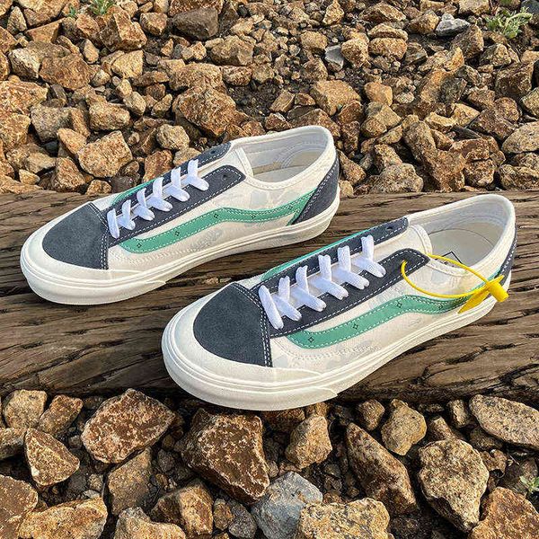longvance style 36 soda series canvas shoes stripe color matching printed board couple low putian, Black
longvance style 36 soda series canvas shoes stripe color matching printed board couple low putian, Black