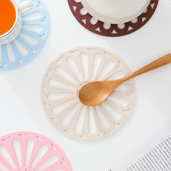 mats & pads hollow insulation rubber non-slip cup pad creative flower shaped heat resistant dining table placemat kitchen supplies
mats & pads hollow insulation rubber non-slip cup pad creative flower shaped heat resistant dining table placemat kitchen supplies