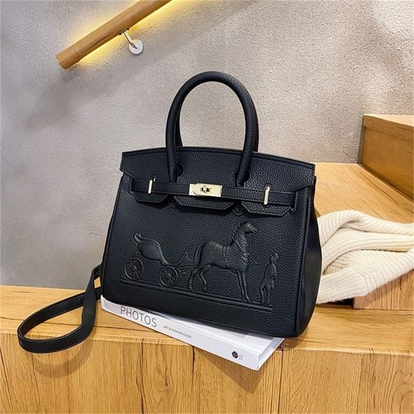 70% off deals online 2022 new light luxury carriage bag hand litchi pattern 31cm large capacity one shoulder messenger bag 1c6r
70% off deals online 2022 new light luxury carriage bag hand litchi pattern 31cm large capacity one shoulder messenger bag 1c6r