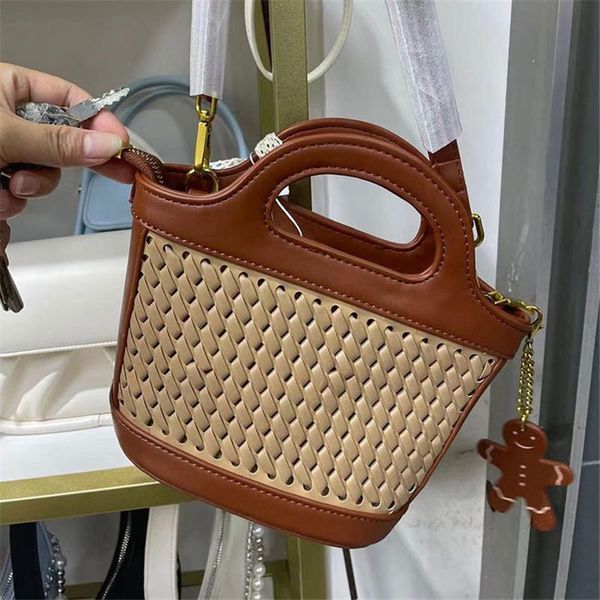 evening bags fashion knitting tote bag for women larger capacity all match single shoulder ladies designer handbags borse da donna
evening bags fashion knitting tote bag for women larger capacity all match single shoulder ladies designer handbags borse da donna