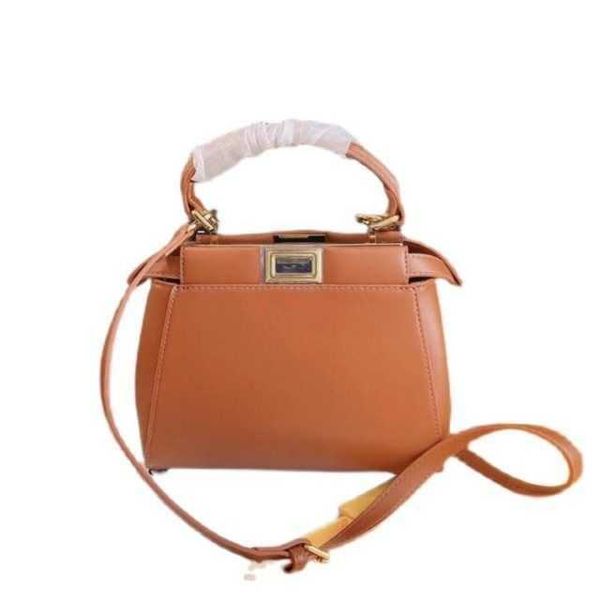 sports fend designer bag 2021 new head leather handbag lock peekaboo kitten bag white mini messenger bag zlh
sports fend designer bag 2021 new head leather handbag lock peekaboo kitten bag white mini messenger bag zlh