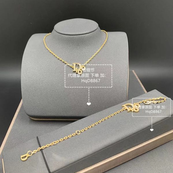 design jewelry letter necklace color brass simple girl light luxury clavicle chain bracelet, Golden;silver
design jewelry letter necklace color brass simple girl light luxury clavicle chain bracelet, Golden;silver