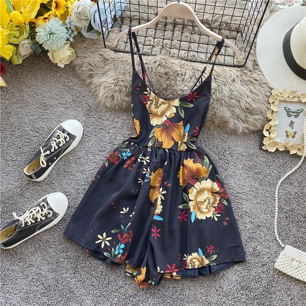 women's jumpsuits & rompers holiday sea beach style chiffon floral print v-neck suspender jumpsuit loose casual shorts romper, Black;white
women's jumpsuits & rompers holiday sea beach style chiffon floral print v-neck suspender jumpsuit loose casual shorts romper, Black;white