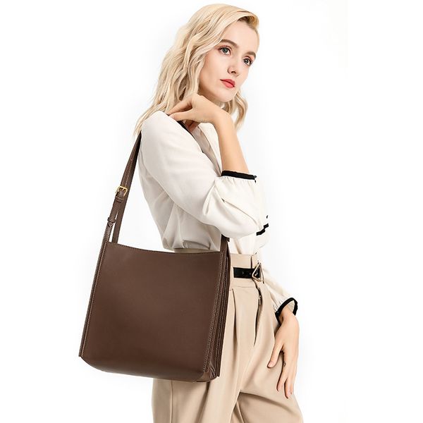 design hand korean tote women's big single shoulder leisure 2021 simple commuter armpit large capacity leather bag, Red;black
design hand korean tote women's big single shoulder leisure 2021 simple commuter armpit large capacity leather bag, Red;black