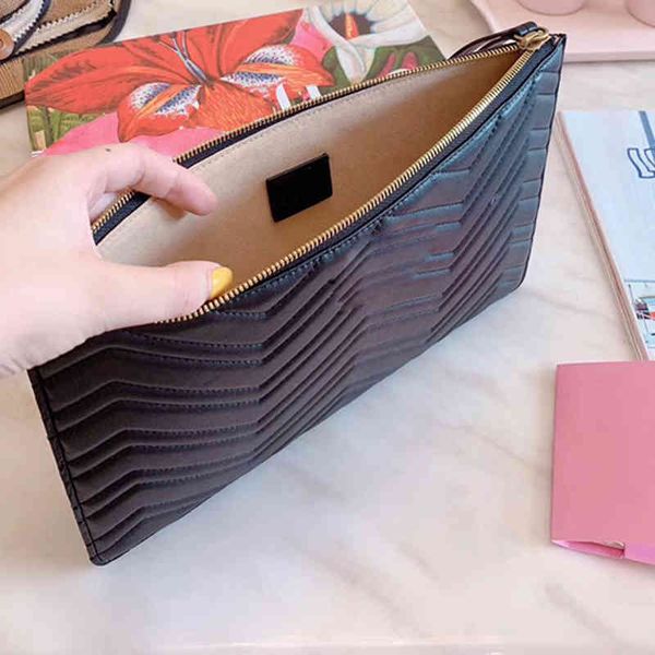 famous clutch bags classic wallet handbag ladies fashion clutchs soft leather folding messenger bag fannypack with box
famous clutch bags classic wallet handbag ladies fashion clutchs soft leather folding messenger bag fannypack with box