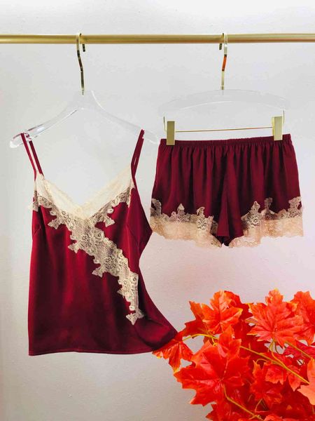pajama summer thin ice suspender shorts set large lace court style underwear, Red;black
pajama summer thin ice suspender shorts set large lace court style underwear, Red;black