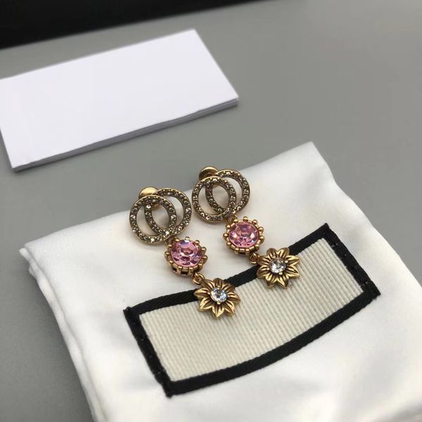 classic stud, noble retro luxury earrings fabrics, high-quality men's and women's jewelry, personalized luxury original brand, Golden;silver
classic stud, noble retro luxury earrings fabrics, high-quality men's and women's jewelry, personalized luxury original brand, Golden;silver