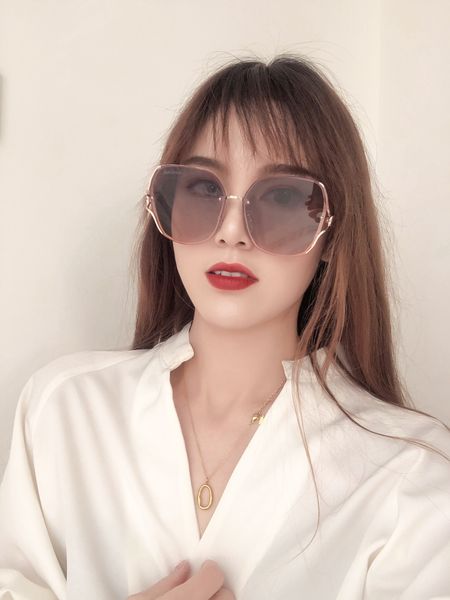 designer sunglasses men's women's glasses outdoor sunshade pc frame polarized uv400 ladies sunglasses mirror with box, White;black
designer sunglasses men's women's glasses outdoor sunshade pc frame polarized uv400 ladies sunglasses mirror with box, White;black