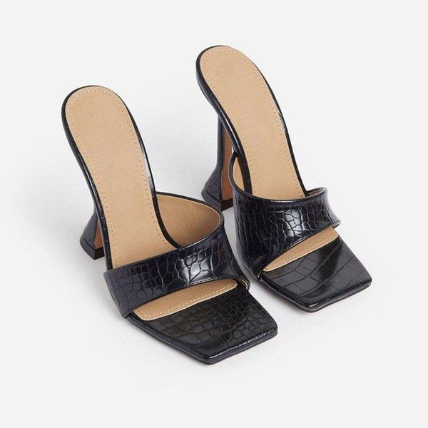 slippers 2021 spring and summer women's sandals wear all-match open-toed european american solid color stiletto, Black
slippers 2021 spring and summer women's sandals wear all-match open-toed european american solid color stiletto, Black
