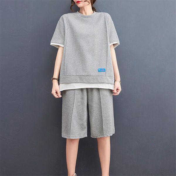 women's tracksuits summer fashion suit loose casual stitching two-piece female round neck pullover + elastic waist five-point pants, Gray
women's tracksuits summer fashion suit loose casual stitching two-piece female round neck pullover + elastic waist five-point pants, Gray