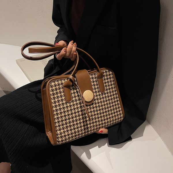 hangbags thousand check bird bag female 2021 autumn and winter armpit single shoulder commuter fashion tote
hangbags thousand check bird bag female 2021 autumn and winter armpit single shoulder commuter fashion tote