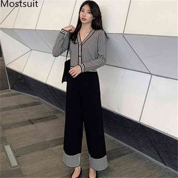 plaid knitted ladies 2 piece pants suits sets women v-neck short cardigan + wide leg vintage fashion casual set 210513, White
plaid knitted ladies 2 piece pants suits sets women v-neck short cardigan + wide leg vintage fashion casual set 210513, White