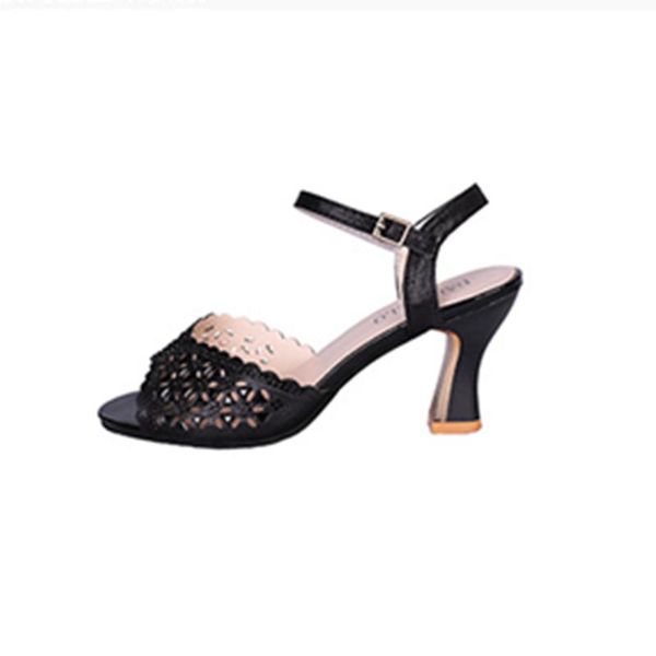 sandals 2021 satin latin dance shoes lady women shoe classic ballroom salsa party black medium heel dancing 7.5cm
sandals 2021 satin latin dance shoes lady women shoe classic ballroom salsa party black medium heel dancing 7.5cm