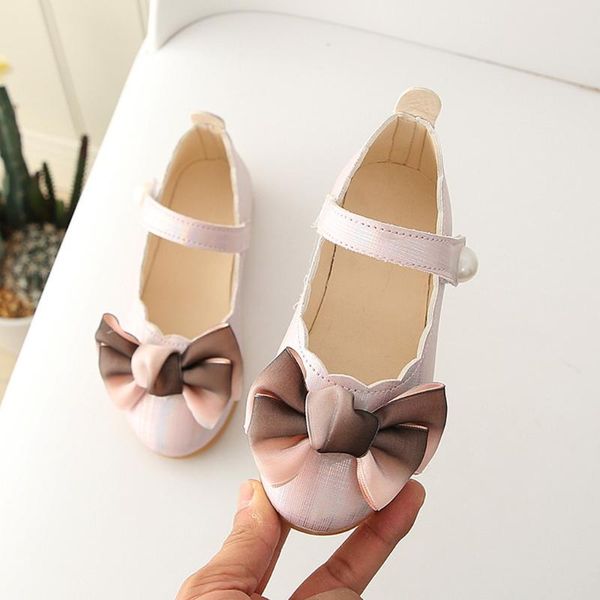 flat shoes est autumn girls leather children baby princess bowknot sneakers pearl weave solid single kids dance, Black;grey
flat shoes est autumn girls leather children baby princess bowknot sneakers pearl weave solid single kids dance, Black;grey