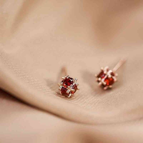 charms earrings s925 silver needle red zircon kongming lock female 2022 fashion chinese style exquisite ball, Golden
charms earrings s925 silver needle red zircon kongming lock female 2022 fashion chinese style exquisite ball, Golden
