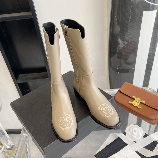 new arrived woman mixed color luxury designer back zipper martin boots femal round toe slivers metal chain ankle shoes 0012, Black
new arrived woman mixed color luxury designer back zipper martin boots femal round toe slivers metal chain ankle shoes 0012, Black