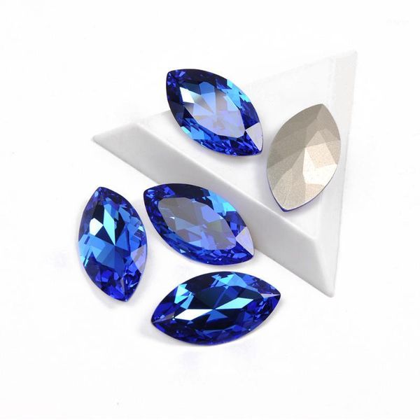 4227 quality glass material rhinestones sapphire color navette shape shing rhinestone for 3d diy nail art gems1, Silver;gold
4227 quality glass material rhinestones sapphire color navette shape shing rhinestone for 3d diy nail art gems1, Silver;gold