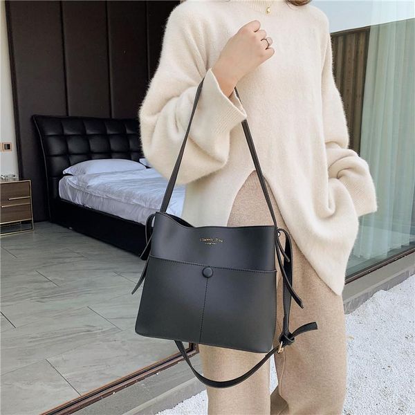evening bags fashion casaul handbag for women designer shoulder luxury soft pu leather crossbody bag large capacity tote ladies purses
evening bags fashion casaul handbag for women designer shoulder luxury soft pu leather crossbody bag large capacity tote ladies purses