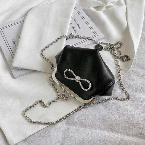 fashionable bag women's korean-style design 2021 shoulder pu small square fashion chain messenger evening bags
fashionable bag women's korean-style design 2021 shoulder pu small square fashion chain messenger evening bags