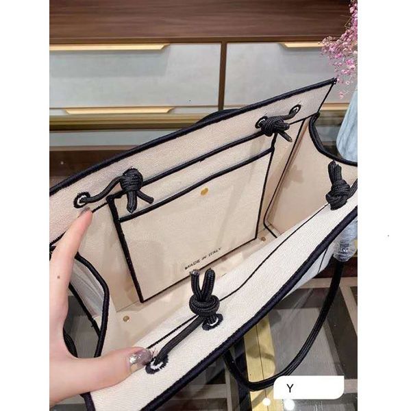 luxury fashion shopping bag handbag 2020 designer super printed embroidery canvas wholesale
luxury fashion shopping bag handbag 2020 designer super printed embroidery canvas wholesale