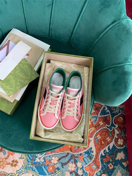 2021 fashion luxury designer sneaker man woman casual shoes genuine leather mesh pointed toe race runner shoess outdoors trainers, Black
2021 fashion luxury designer sneaker man woman casual shoes genuine leather mesh pointed toe race runner shoess outdoors trainers, Black