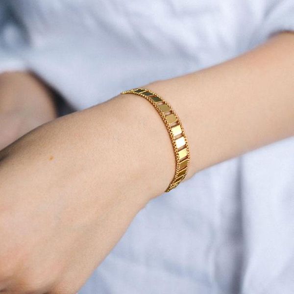 charm bracelets trendy geometric metal square sequin bracelet simple temperament copper ladies fashion party jewelry gifts, Golden;silver
charm bracelets trendy geometric metal square sequin bracelet simple temperament copper ladies fashion party jewelry gifts, Golden;silver