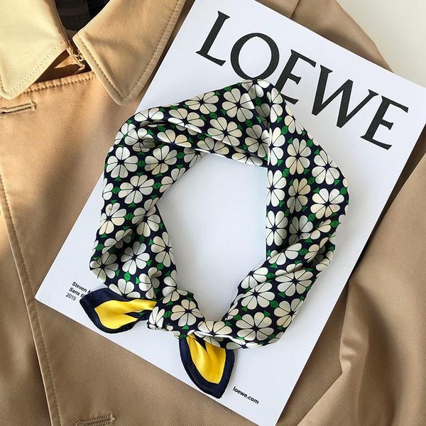 scarves 2021 silk scarf temperament green flower fashion ,real women ,hair bag handle decoration multifunction, Blue;gray
scarves 2021 silk scarf temperament green flower fashion ,real women ,hair bag handle decoration multifunction, Blue;gray