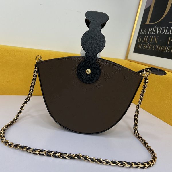2021 luxury design saddle portable oblique cross street bag with two straps magnetic stealth magnetics clasp large handbag line bags lady me
2021 luxury design saddle portable oblique cross street bag with two straps magnetic stealth magnetics clasp large handbag line bags lady me