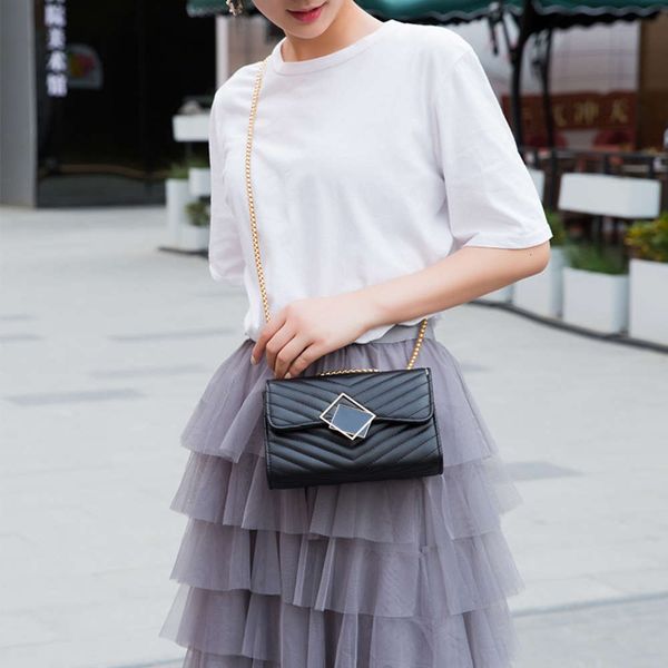 small bag female 2021 korean fashion trend lingge chain single shoulder messenger bag
small bag female 2021 korean fashion trend lingge chain single shoulder messenger bag