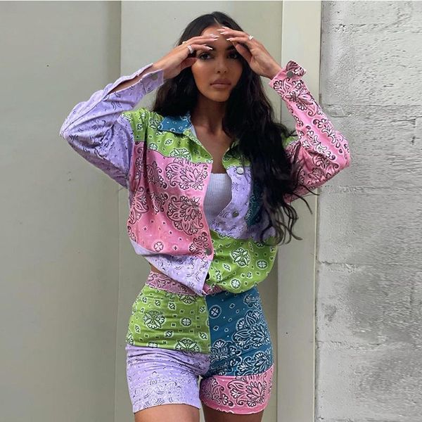 women's tracksuits 2021 fashion multicolor print two piece set women long sleeve single breasted turn-down collar coat and shorts casua, Gray
women's tracksuits 2021 fashion multicolor print two piece set women long sleeve single breasted turn-down collar coat and shorts casua, Gray