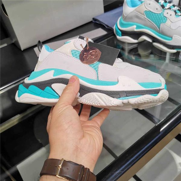 2022 luxury designer triple s dress shoes white blue black brand new runners trainers sneakers with box new track 1top
2022 luxury designer triple s dress shoes white blue black brand new runners trainers sneakers with box new track 1top