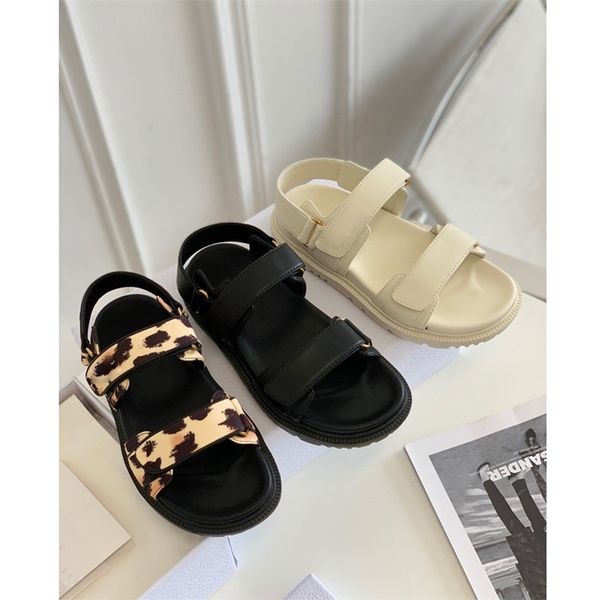 2021 edition d family leopard high print silver metal letter velcro open toe thick soled beach shoes roman sandals yw j11d, Black
2021 edition d family leopard high print silver metal letter velcro open toe thick soled beach shoes roman sandals yw j11d, Black