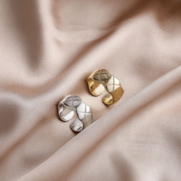 luxury wholesale east gate jewelry sense index finger simple personality rhombic mosquito mouth small incense with the same ring, Silver
luxury wholesale east gate jewelry sense index finger simple personality rhombic mosquito mouth small incense with the same ring, Silver