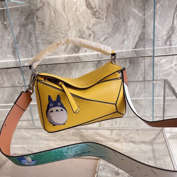 2021 new chinchilla joint geometric hand-held cross carrying one shoulder large capacity women's square bag dazhong mini bag
2021 new chinchilla joint geometric hand-held cross carrying one shoulder large capacity women's square bag dazhong mini bag