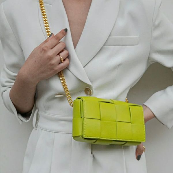 factory outlet luxury handbags and storage factory outlet bags high version 2021 new woven fluorescent green underarm chest waist squa
factory outlet luxury handbags and storage factory outlet bags high version 2021 new woven fluorescent green underarm chest waist squa