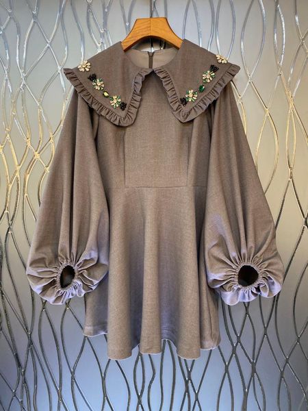 casual dresses fall 2021 small lapel color drill nail bead neckline waist hubble-bubble sleeve dress 0926, Black;gray
casual dresses fall 2021 small lapel color drill nail bead neckline waist hubble-bubble sleeve dress 0926, Black;gray