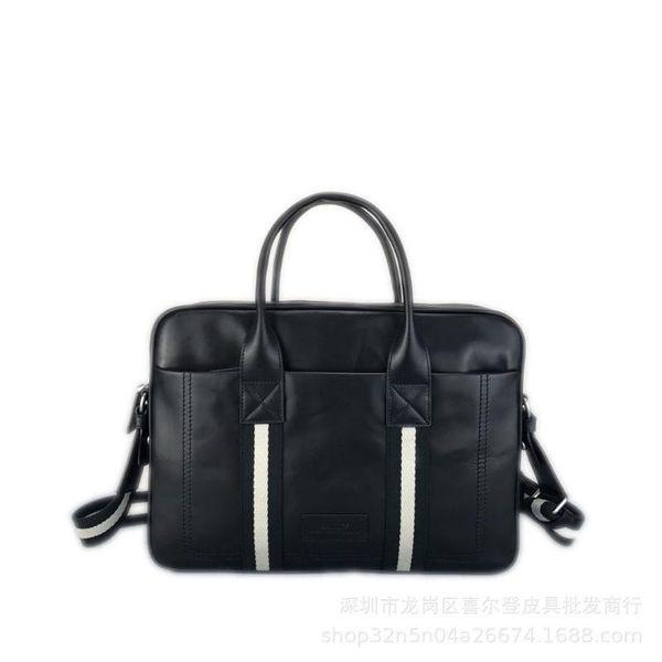 tbrlago briefcase men's handbag business leather bag horizontal oil wax large capacity computer briefcases 
tbrlago briefcase men's handbag business leather bag horizontal oil wax large capacity computer briefcases