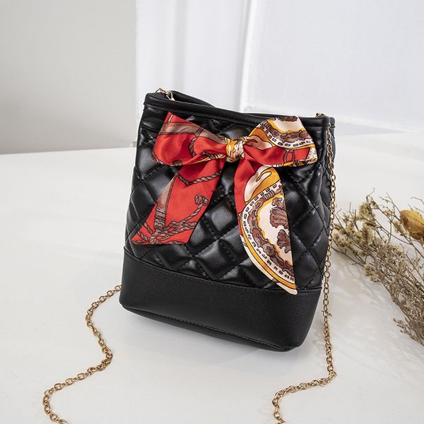 messenger lingge bowknot new silk 2020 bag foreign trade scarf product bucket autumn/winter chain ladies shoulder eohrn
messenger lingge bowknot new silk 2020 bag foreign trade scarf product bucket autumn/winter chain ladies shoulder eohrn