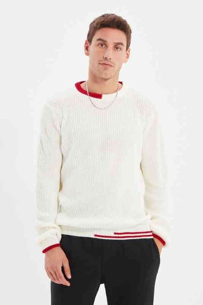 trendyol men 's regular fit cycling neck line detailed sweater tmnaw22kz1418, White;black 
trendyol men 's regular fit cycling neck line detailed sweater tmnaw22kz1418, White;black