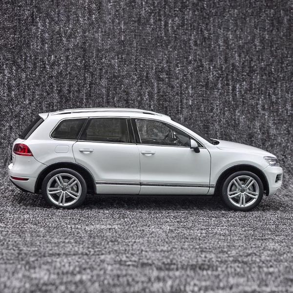 zakka collectible static craft 1:18 model car alloy vehicles home decor super cool sports birthday gift gtatsi touareg suv decorative object
zakka collectible static craft 1:18 model car alloy vehicles home decor super cool sports birthday gift gtatsi touareg suv decorative object