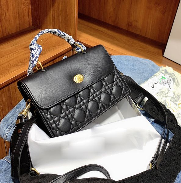 european fashion women square shoulder bag leather women's designer handbag chain shoulder messenger bags party travel handbags
european fashion women square shoulder bag leather women's designer handbag chain shoulder messenger bags party travel handbags