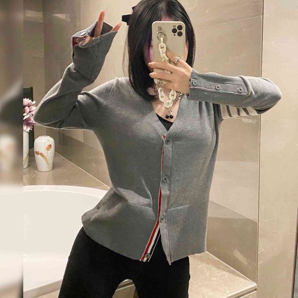 trendy brand tb sweater british back webbing solid color v-neck wool knitted cardigan casual early spring 2021 new style, White;black
trendy brand tb sweater british back webbing solid color v-neck wool knitted cardigan casual early spring 2021 new style, White;black