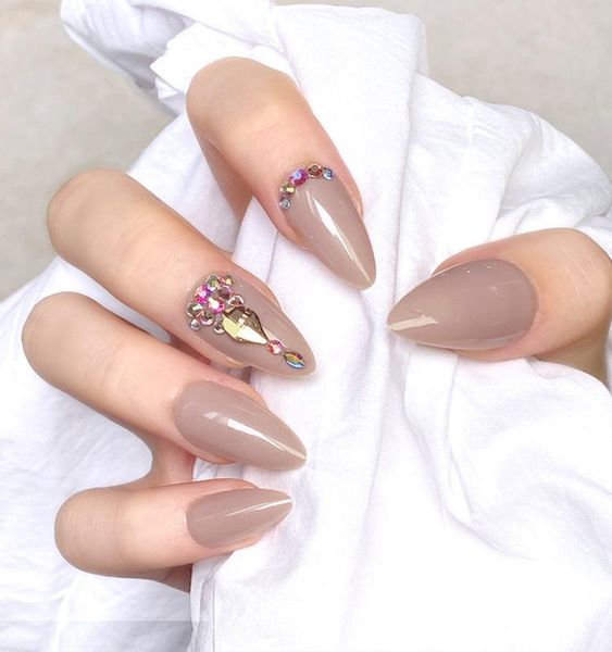 false nails 24pcs nude color fake nail patch glue type rhinestones inlaid removable long paragraph fashion manicure @me, Red;gold
false nails 24pcs nude color fake nail patch glue type rhinestones inlaid removable long paragraph fashion manicure @me, Red;gold