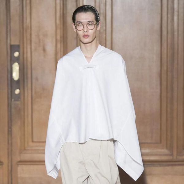 men's casual shirts 2021 summer show cape loose v-neck personalized shirt bat, White;black
men's casual shirts 2021 summer show cape loose v-neck personalized shirt bat, White;black