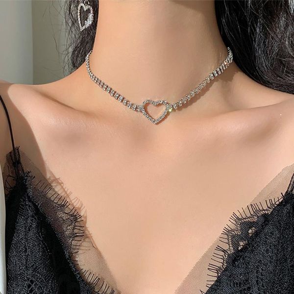 chokers simple temperament rhinestone love heart clavicle necklace pendant designed for women luxury short neck collar gift, Golden;silver
chokers simple temperament rhinestone love heart clavicle necklace pendant designed for women luxury short neck collar gift, Golden;silver