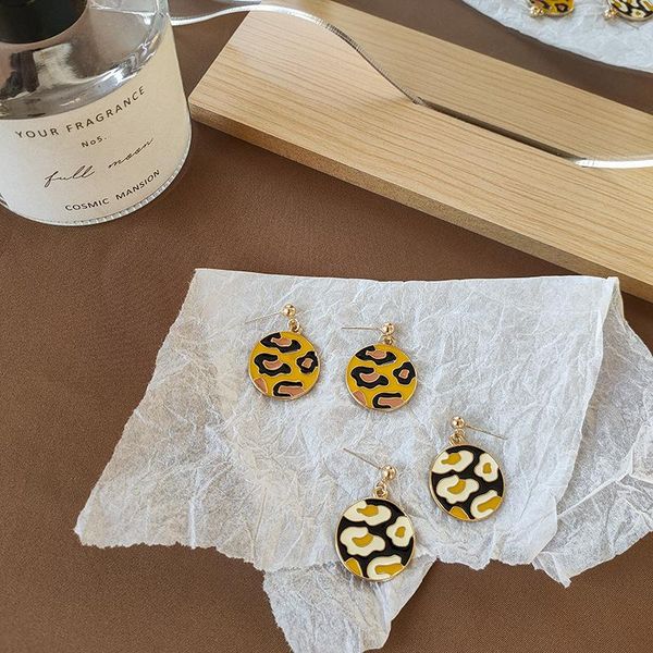 stud of oil gas quality earrings leopard graffiti art eardrop needle geometry earring commuter ear, Golden;silver
stud of oil gas quality earrings leopard graffiti art eardrop needle geometry earring commuter ear, Golden;silver